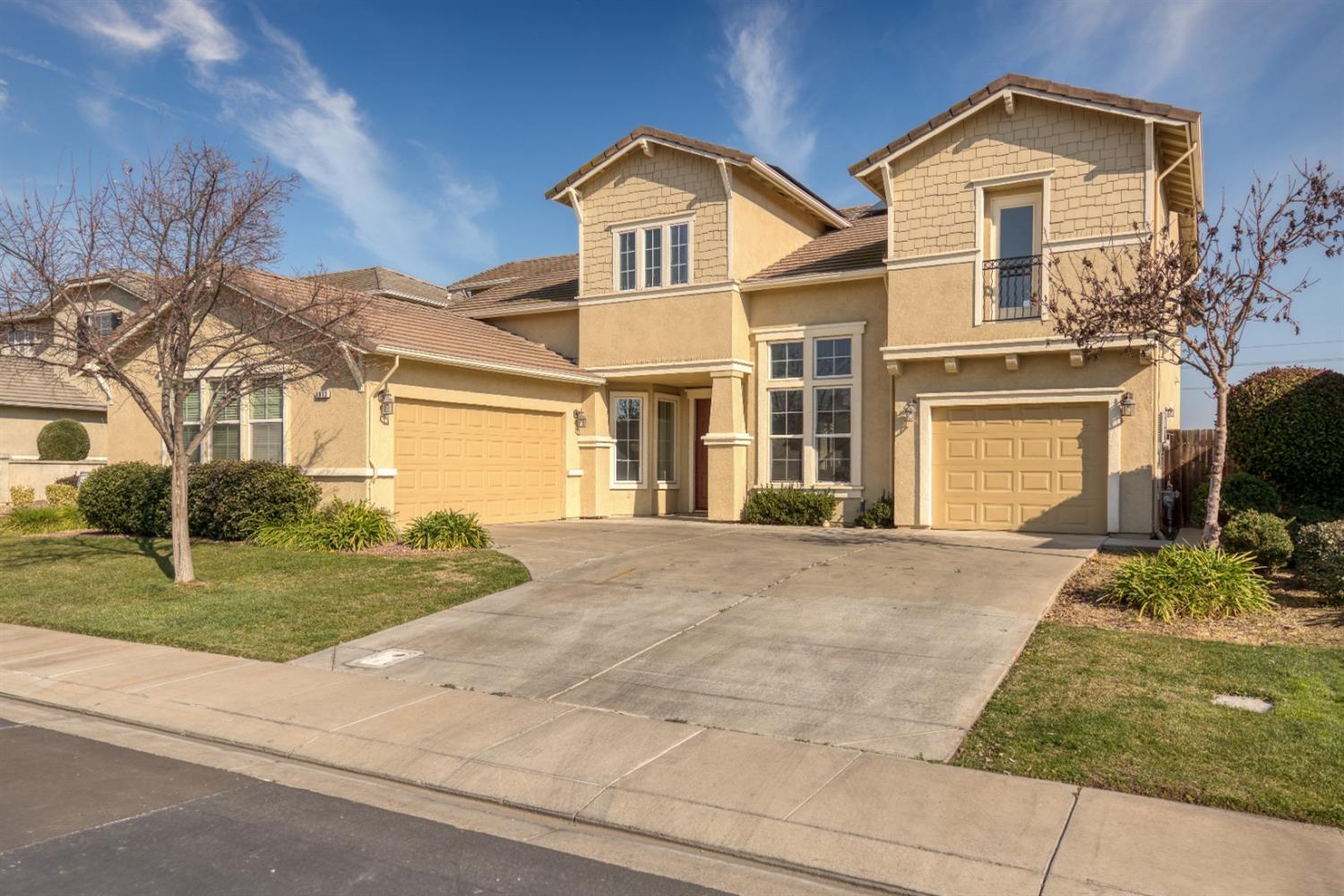 Detail Gallery Image 1 of 59 For 3012 Edgeview Dr, Modesto,  CA 95355 - 5 Beds | 3/1 Baths