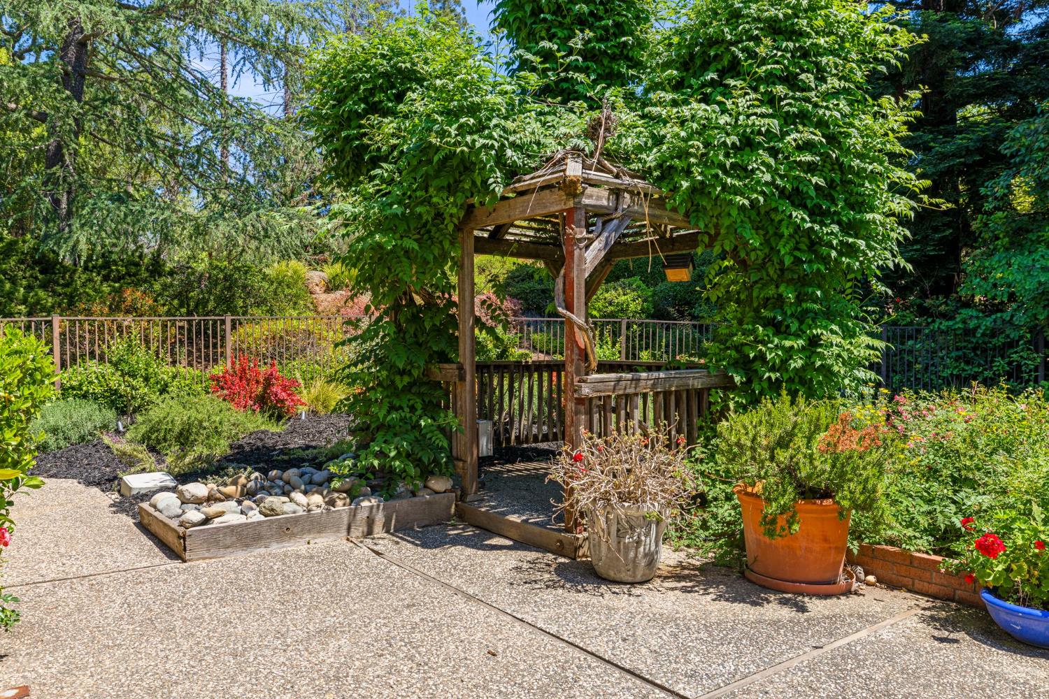 Detail Gallery Image 68 of 87 For 6127 Reservoir Ct, Granite Bay,  CA 95746 - 4 Beds | 4/1 Baths