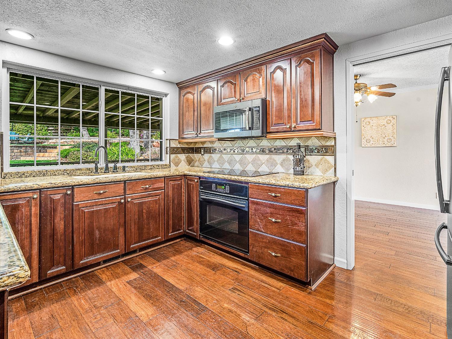 Detail Gallery Image 4 of 36 For 3620 Montclair Rd, Cameron Park,  CA 95682 - 4 Beds | 3 Baths