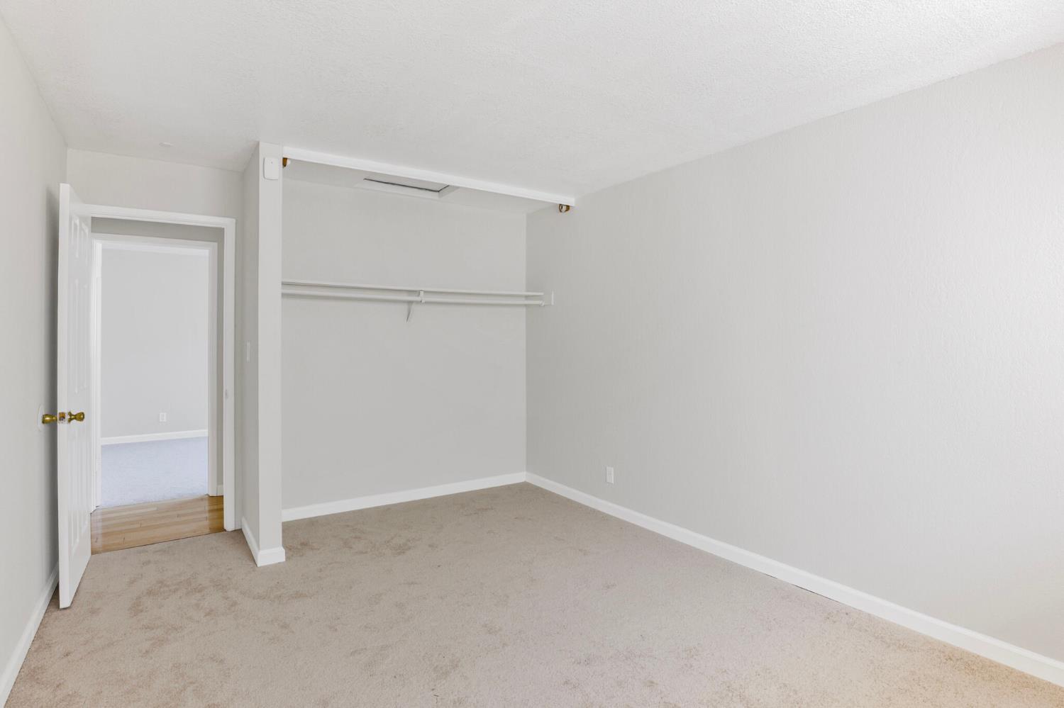 Detail Gallery Image 23 of 34 For 9214 Golf Links Rd, Oakland,  CA 94605 - 3 Beds | 2 Baths