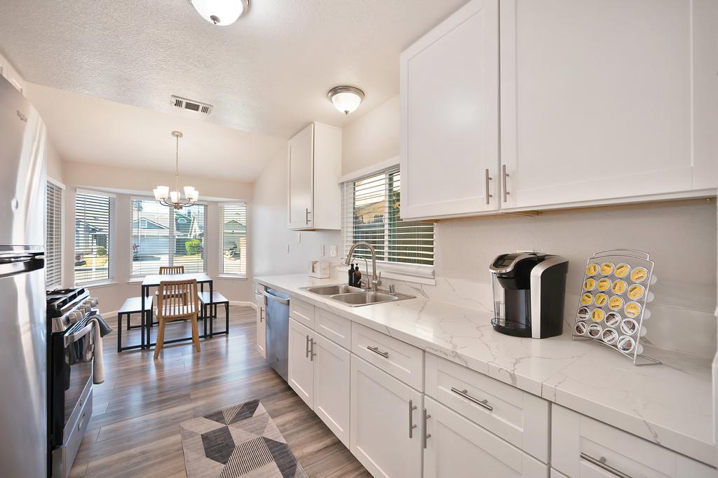 Peach Leaf Court, Sacramento, California image 10