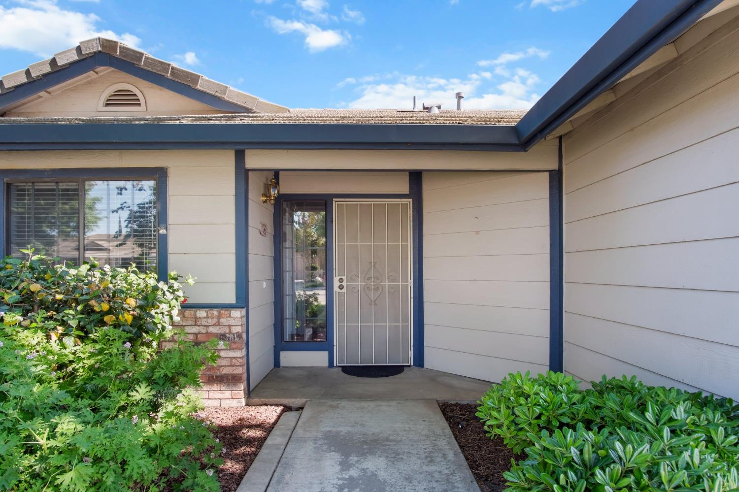 Detail Gallery Image 4 of 27 For 3401 St Gotthard Way, Ceres,  CA 95307 - 4 Beds | 2 Baths