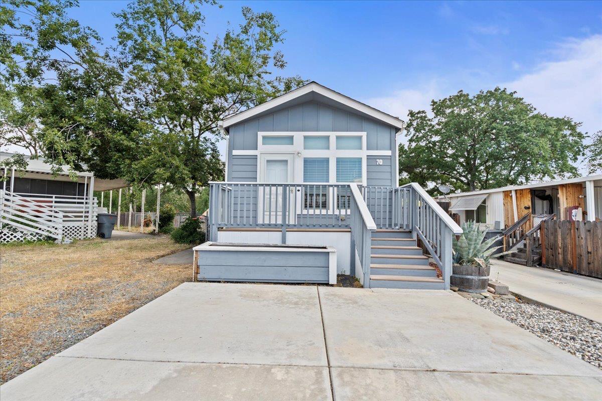 Detail Gallery Image 1 of 21 For 4800 Auburn Folsom Rd 70, Loomis,  CA 95650 - 1 Beds | 1 Baths