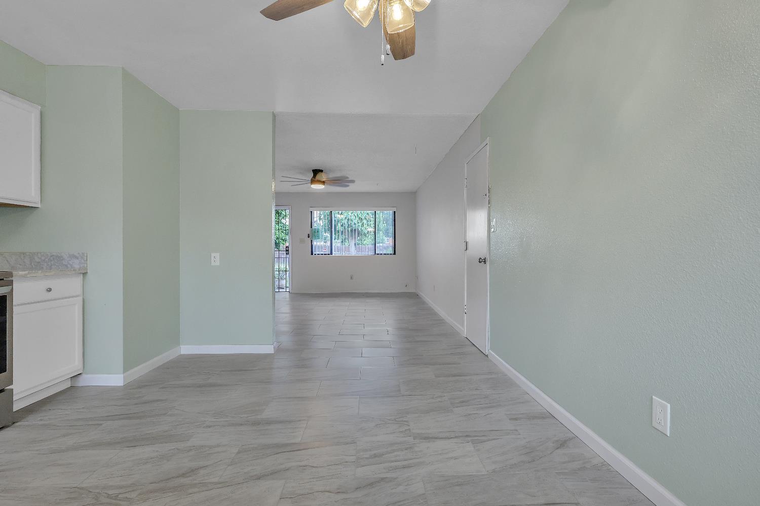 Detail Gallery Image 14 of 18 For 909 Meadowview Dr, Galt,  CA 95632 - 3 Beds | 2 Baths