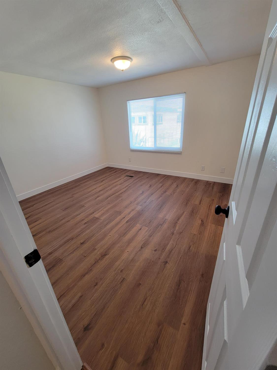 Detail Gallery Image 8 of 9 For 801 Schipper St 66, Bakersfield,  CA 93203 - 2 Beds | 2 Baths