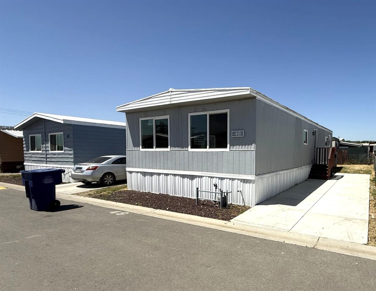 Detail Gallery Image 1 of 5 For 801 Schipper St 48, Bakersfield,  CA 93203 - 2 Beds | 2 Baths