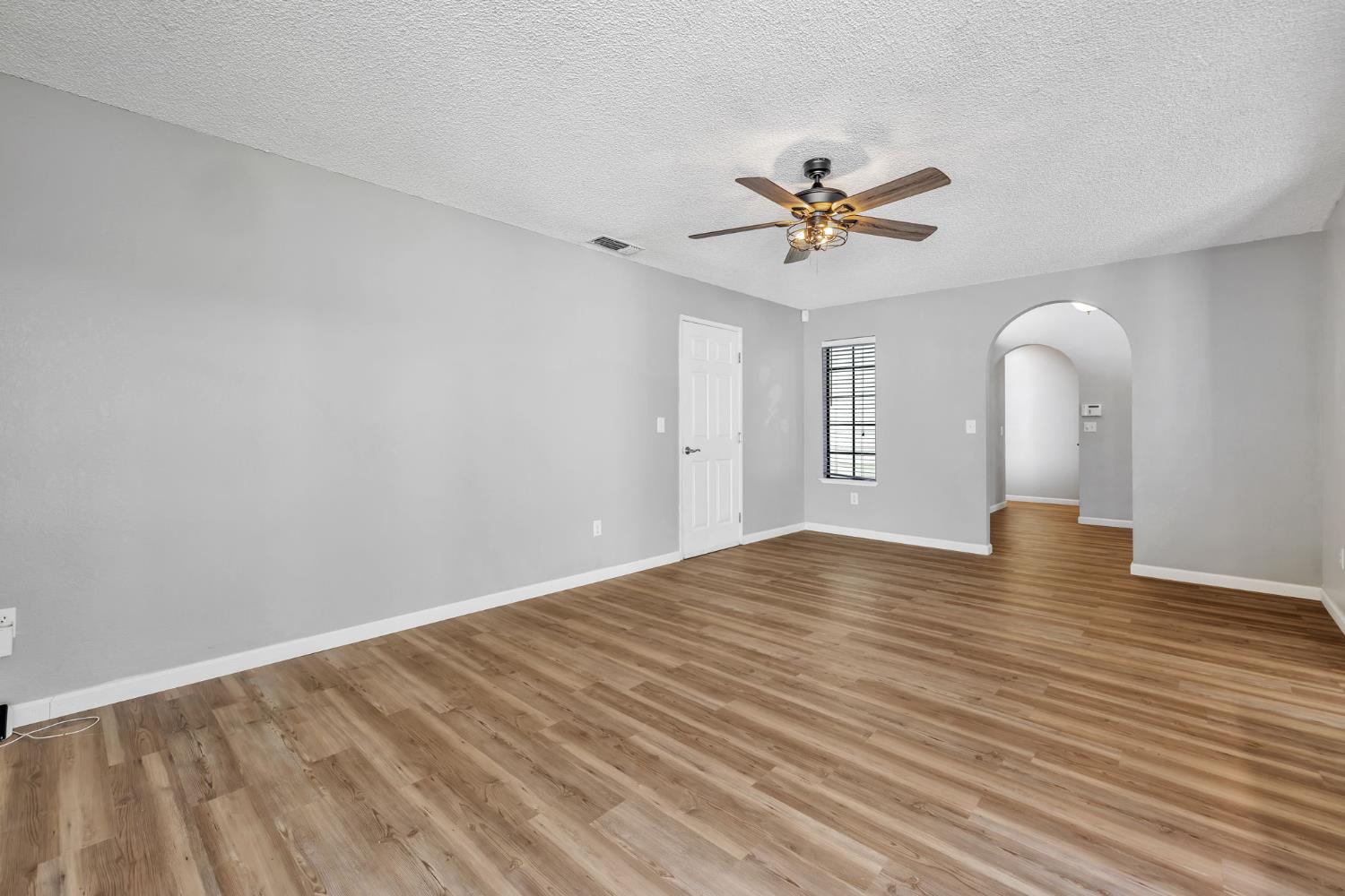 Detail Gallery Image 17 of 34 For 3203 Osuna Way, Sacramento,  CA 95833 - 3 Beds | 2 Baths