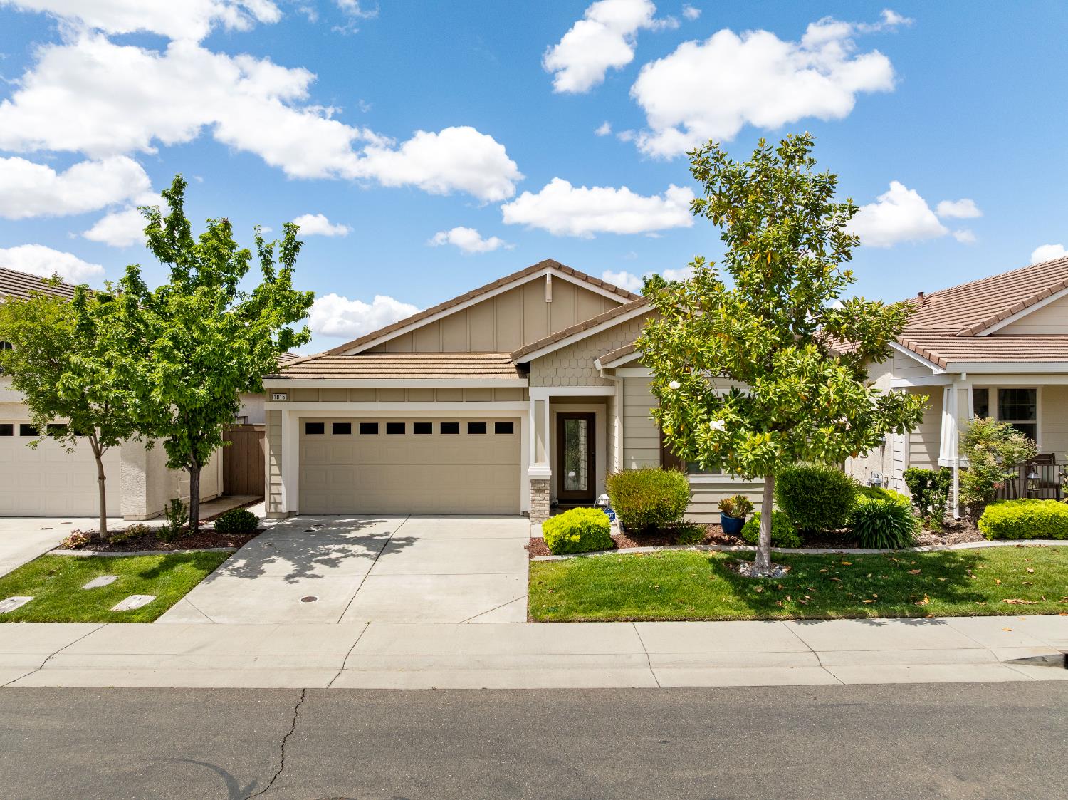Verrazona Drive, Roseville, California image 28