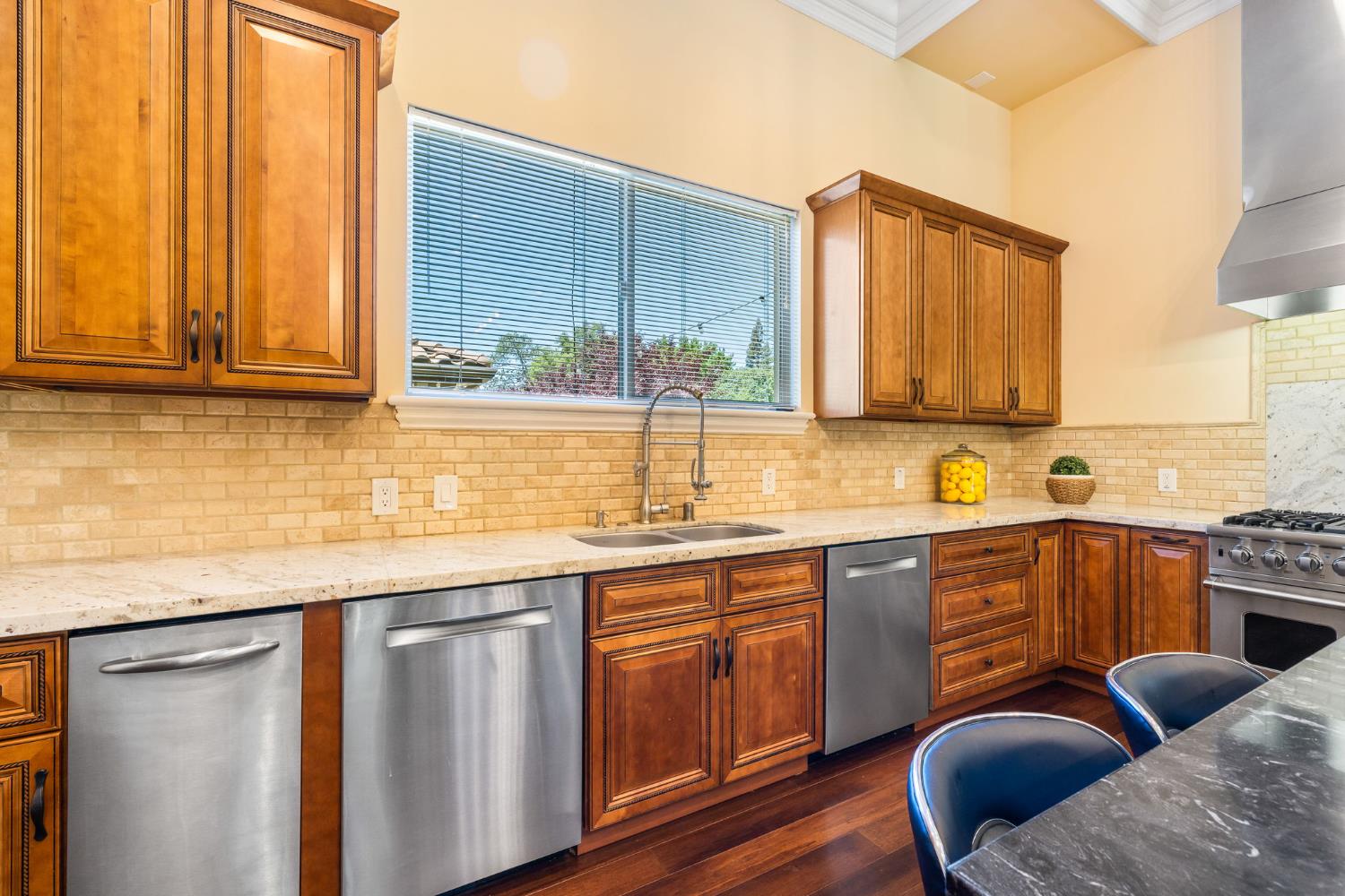 Detail Gallery Image 41 of 98 For 5521 Monte Claire Ln, Loomis,  CA 95650 - 6 Beds | 6/1 Baths
