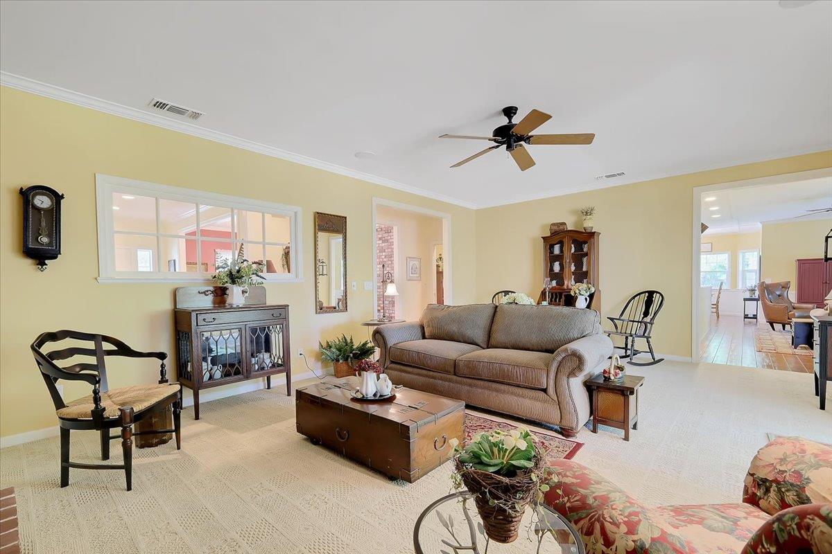 Detail Gallery Image 15 of 84 For 685 Saddleback Dr, Marysville,  CA 95901 - 3 Beds | 2/2 Baths