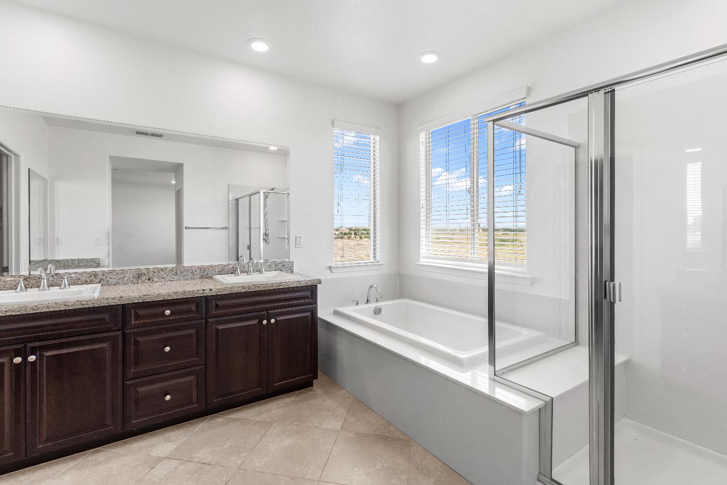 Detail Gallery Image 31 of 42 For 7450 Hanfield Dr, Sacramento,  CA 95829 - 4 Beds | 3/1 Baths