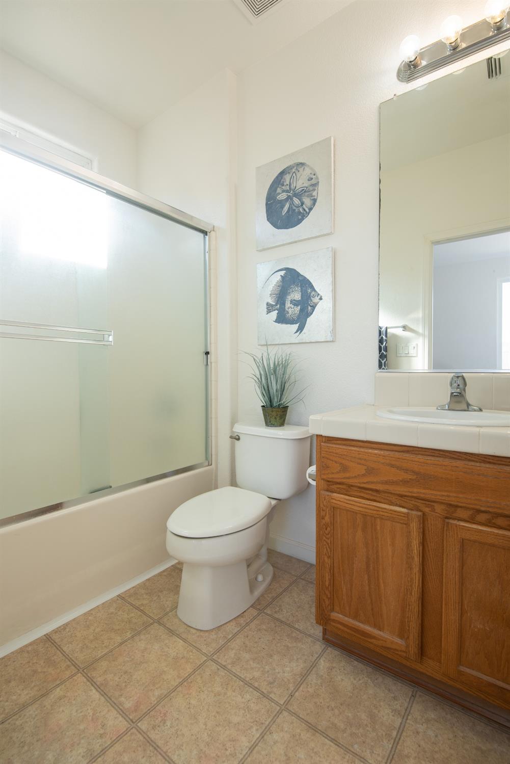 Detail Gallery Image 28 of 59 For 3012 Edgeview Dr, Modesto,  CA 95355 - 5 Beds | 3/1 Baths