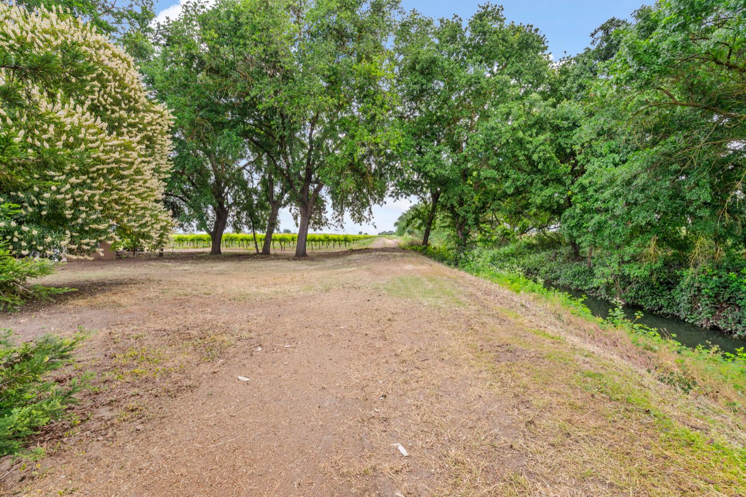 Detail Gallery Image 39 of 49 For 3920 S Escalon Bellota Rd, Farmington,  CA 95230 - 3 Beds | 1/1 Baths