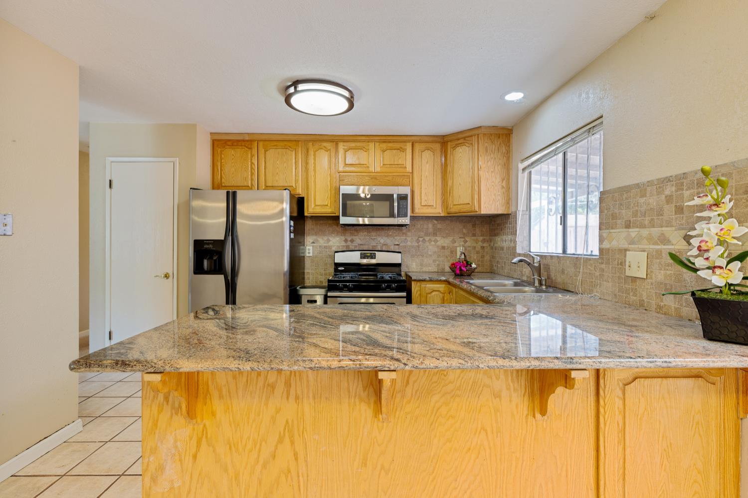 Detail Gallery Image 13 of 44 For 1761 Sikh Temple St, Stockton,  CA 95206 - 4 Beds | 2 Baths