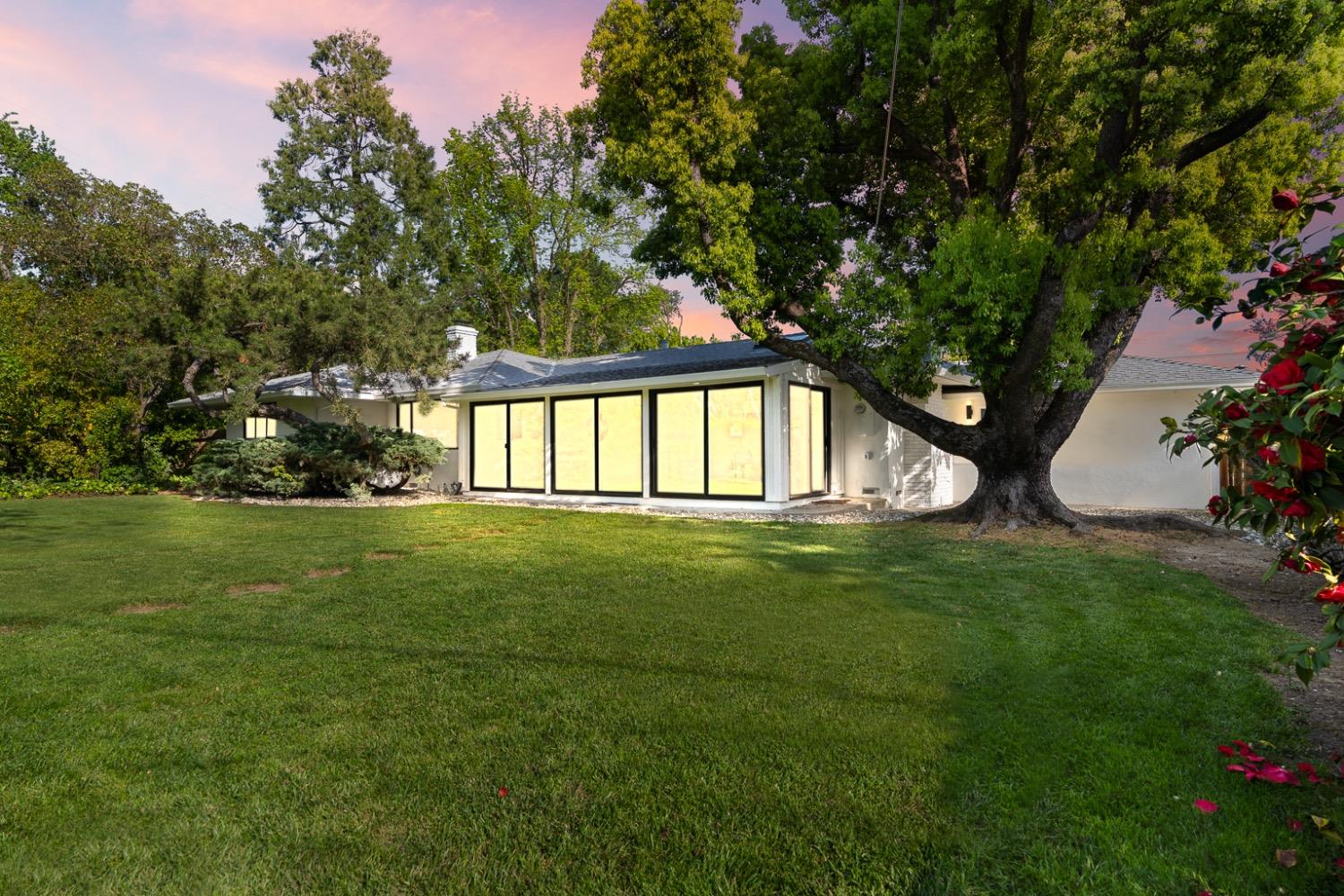 Detail Gallery Image 49 of 53 For 6612 13th St, Sacramento,  CA 95831 - 3 Beds | 2 Baths