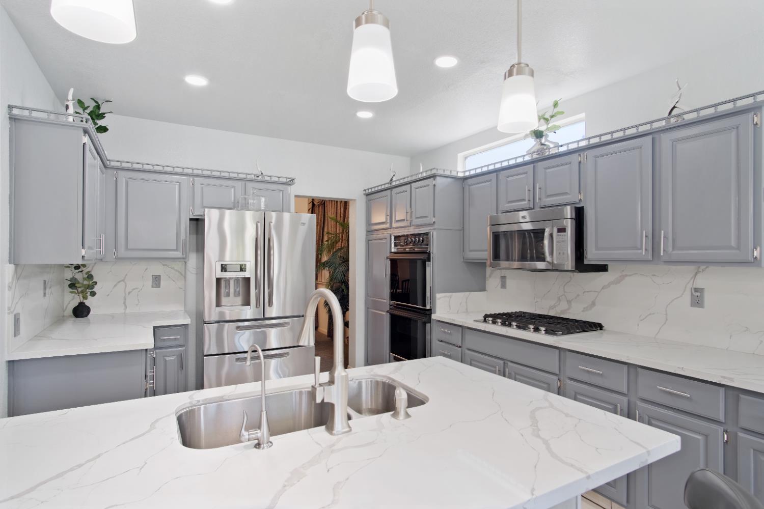 Detail Gallery Image 5 of 25 For 1724 Stonum Rd, Modesto,  CA 95351 - 4 Beds | 4 Baths