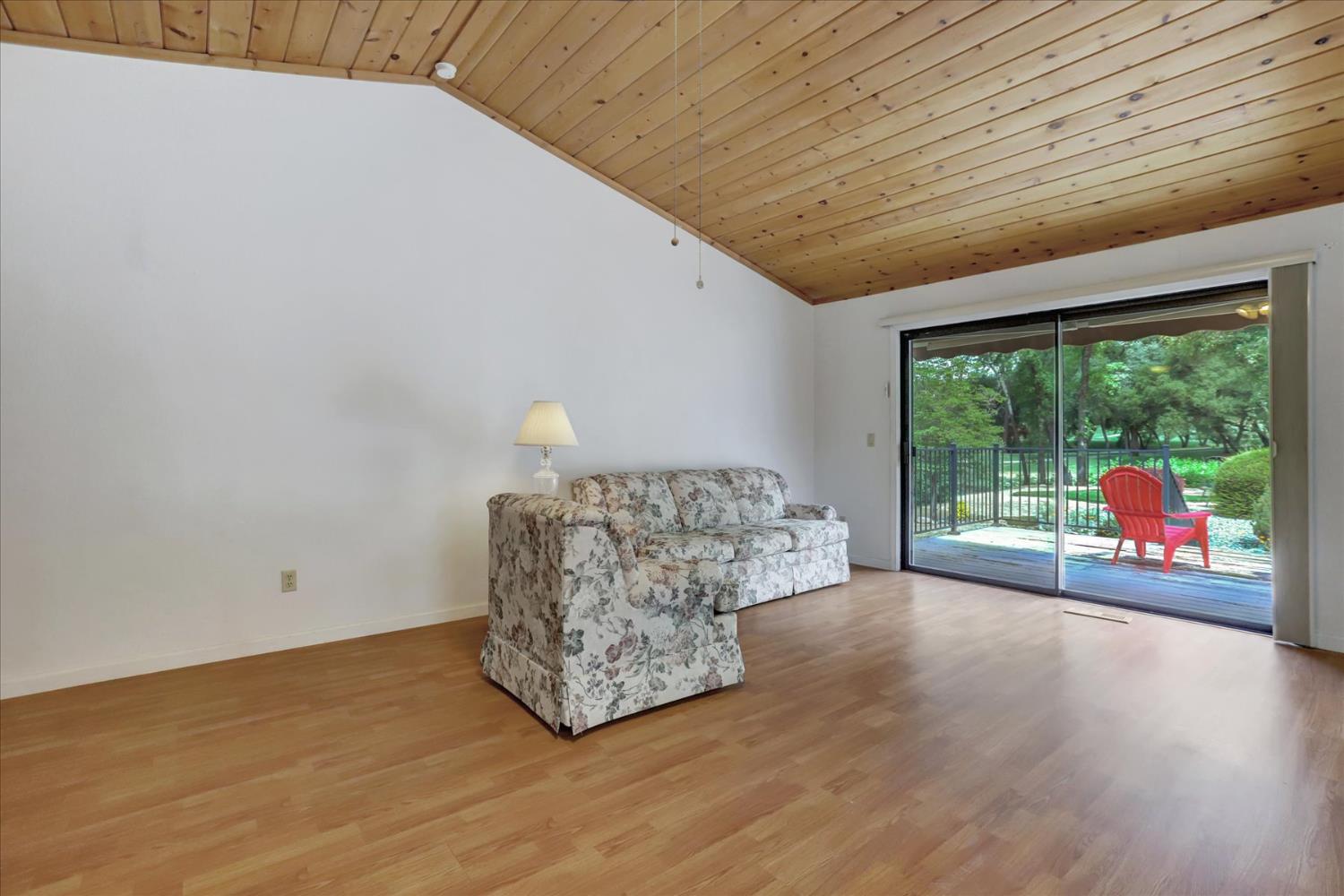Detail Gallery Image 6 of 59 For 12300 Lake Wildwood Dr, Penn Valley,  CA 95946 - 3 Beds | 2 Baths