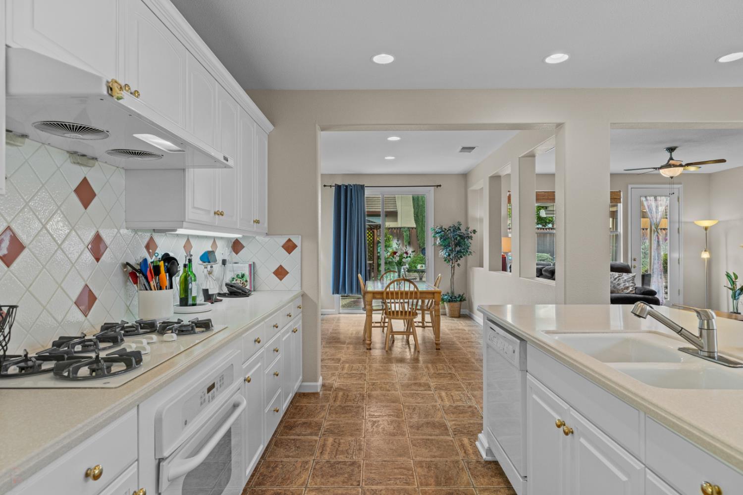 Detail Gallery Image 21 of 59 For 521 Mcdowell Way, Tracy,  CA 95377 - 4 Beds | 3 Baths