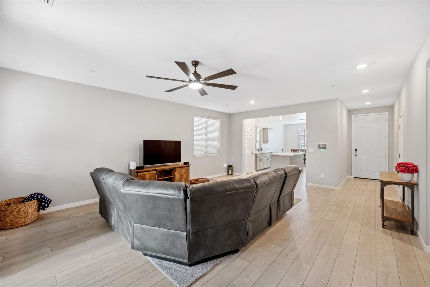 Detail Gallery Image 9 of 27 For 2196 Woodlet St, Marysville,  CA 95901 - 3 Beds | 2 Baths