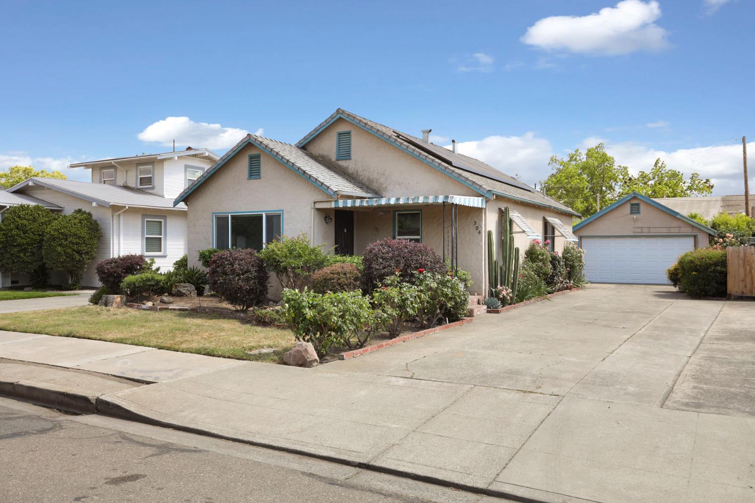 Detail Gallery Image 36 of 39 For 304 E Tokay St, Lodi,  CA 95240 - 2 Beds | 2 Baths