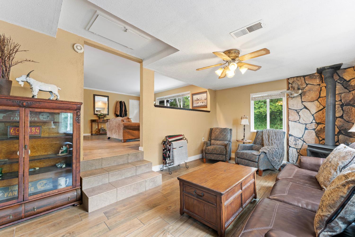 Detail Gallery Image 16 of 63 For 257 Cheyenne Ln, Auburn,  CA 95603 - 3 Beds | 3 Baths