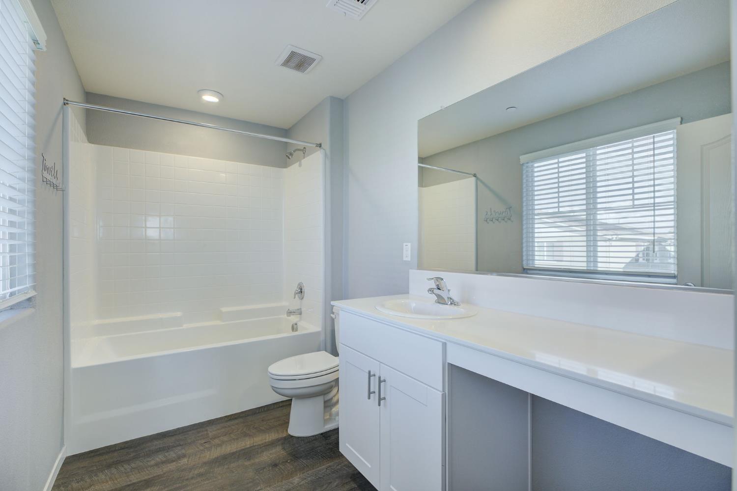 Emerald Park Lane, Roseville, California image 14