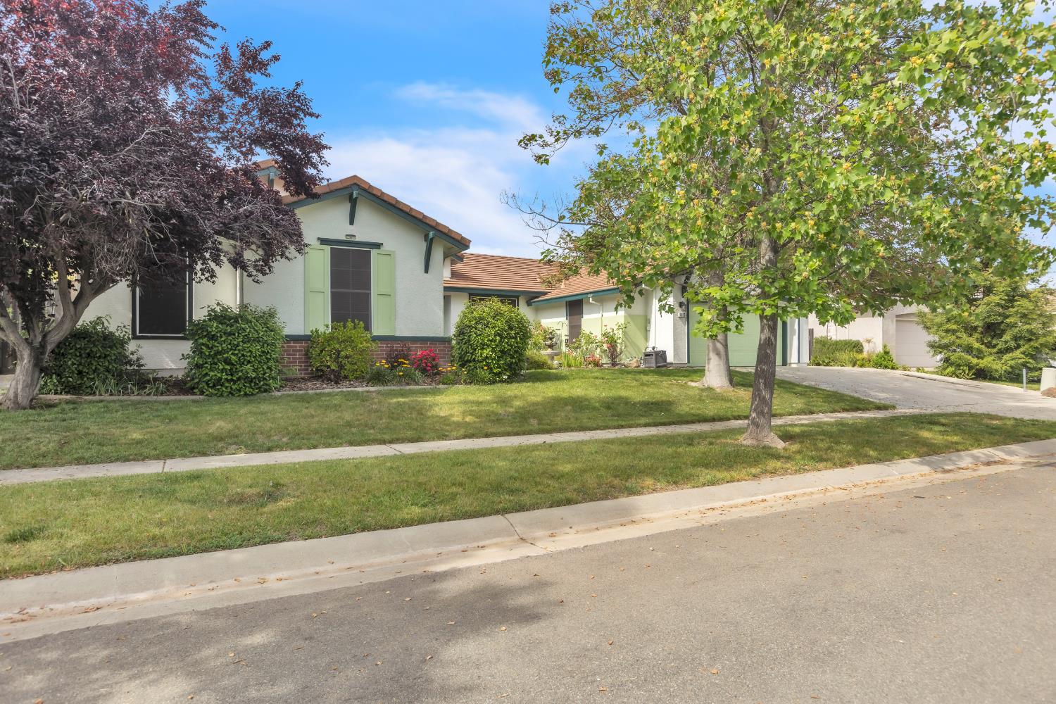 Detail Gallery Image 3 of 43 For 1073 Bronco Dr, Plumas Lake,  CA 95961 - 4 Beds | 2 Baths