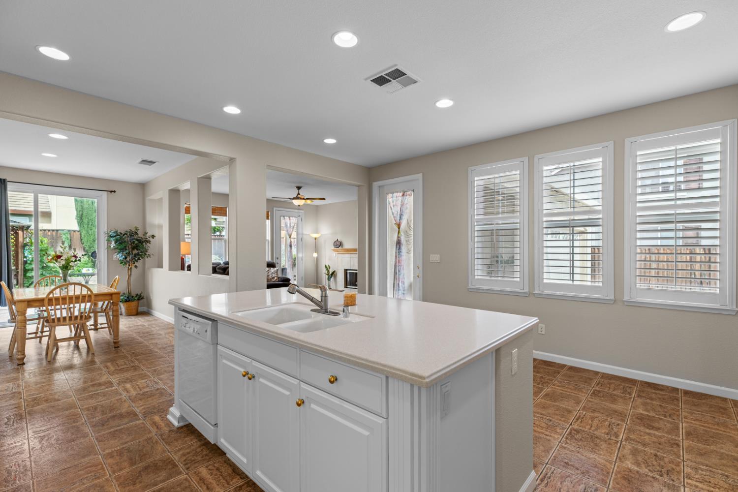 Detail Gallery Image 22 of 59 For 521 Mcdowell Way, Tracy,  CA 95377 - 4 Beds | 3 Baths