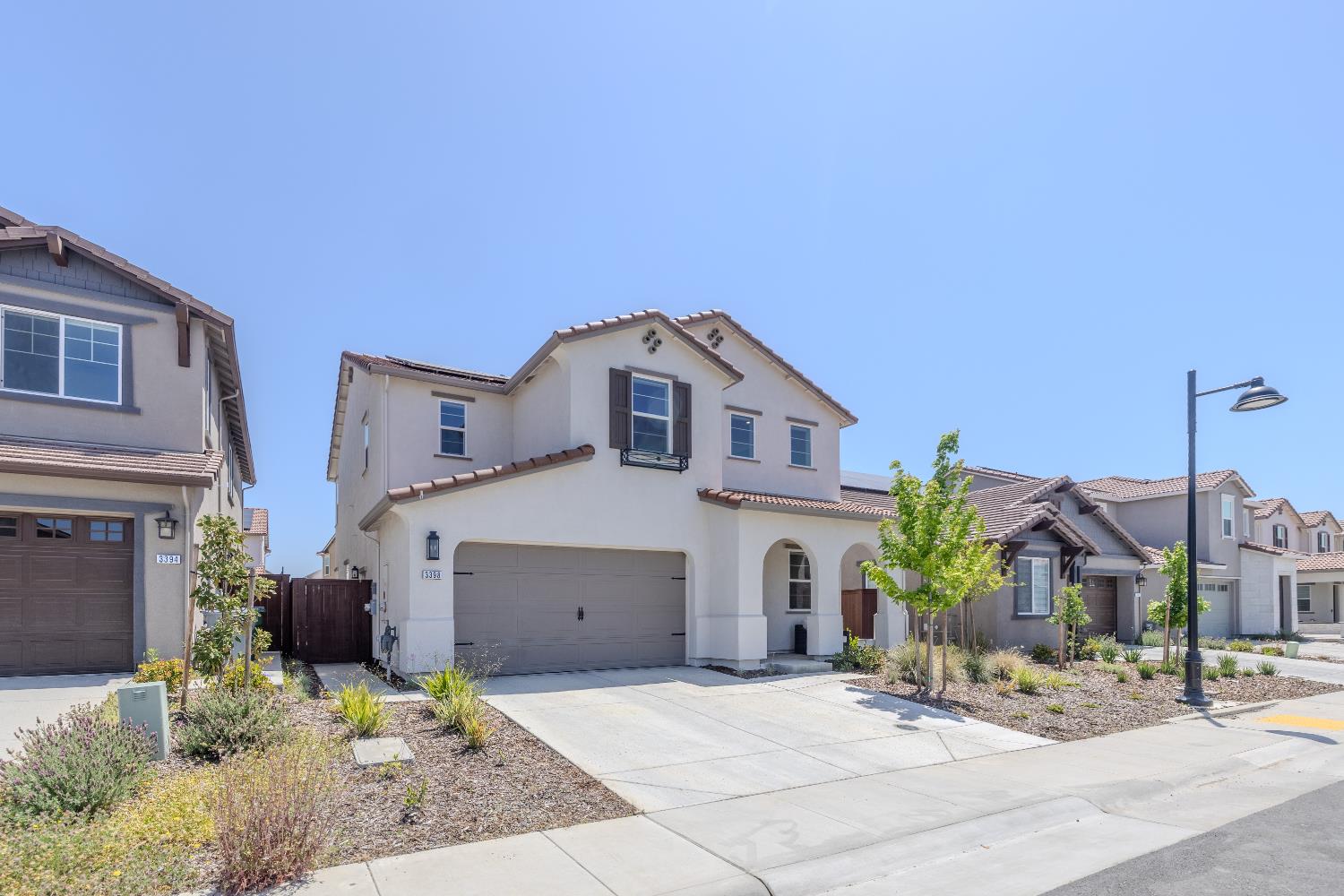 Discovery Drive, Folsom, California image 2