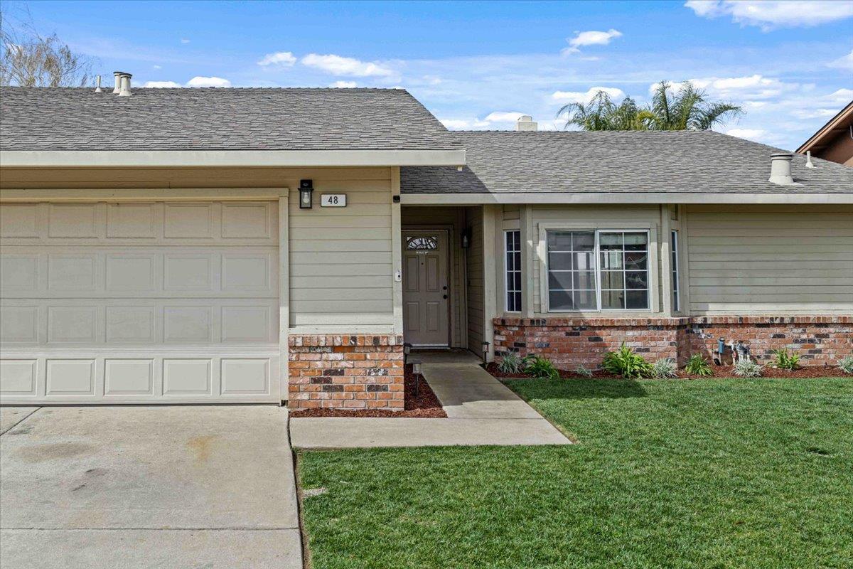 Detail Gallery Image 4 of 38 For 48 Obsidian Dr, Oakdale,  CA 95361 - 3 Beds | 2 Baths