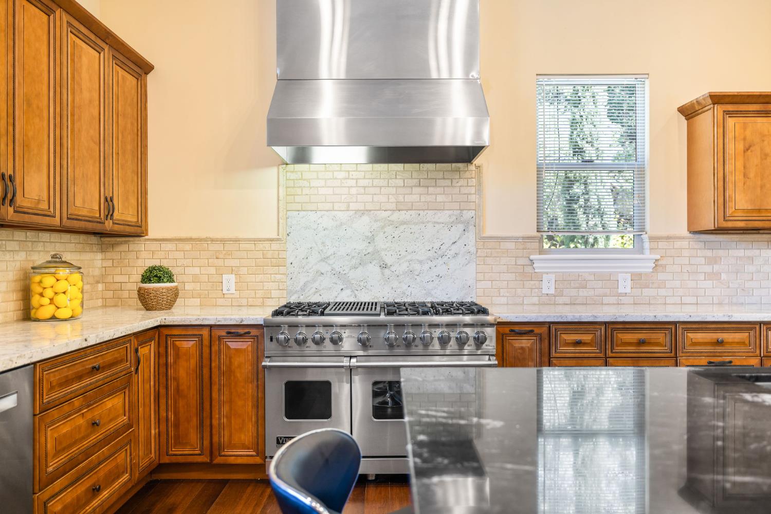 Detail Gallery Image 37 of 98 For 5521 Monte Claire Ln, Loomis,  CA 95650 - 6 Beds | 6/1 Baths