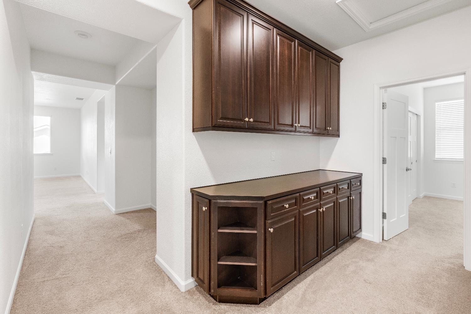 Detail Gallery Image 34 of 42 For 7450 Hanfield Dr, Sacramento,  CA 95829 - 4 Beds | 3/1 Baths