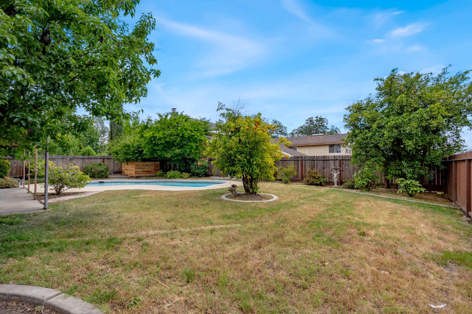 Detail Gallery Image 30 of 30 For 1736 Park Place Dr, Carmichael,  CA 95608 - 4 Beds | 2/1 Baths