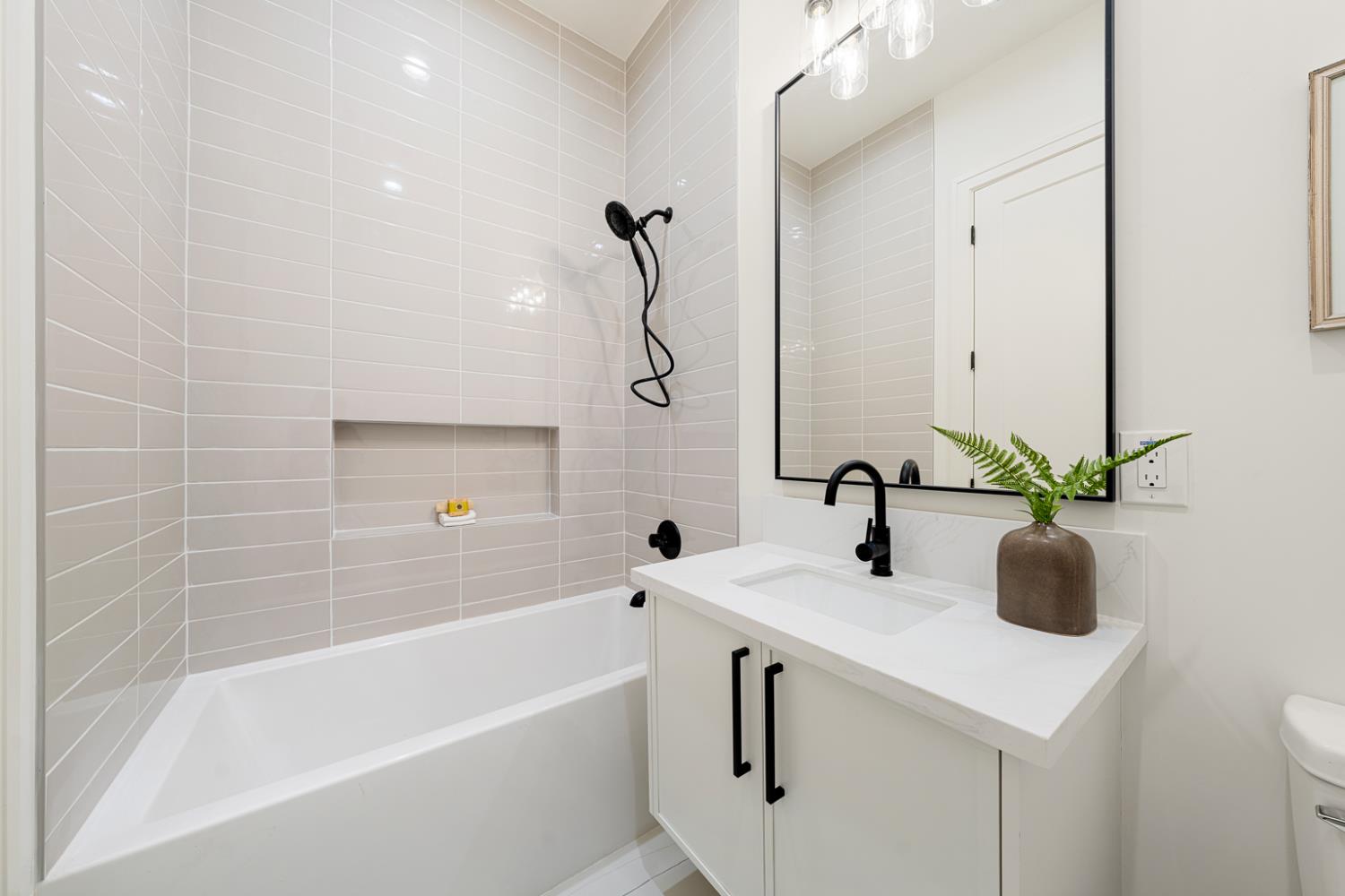 Detail Gallery Image 41 of 59 For 407 East St, Roseville,  CA 95678 - 4 Beds | 4 Baths