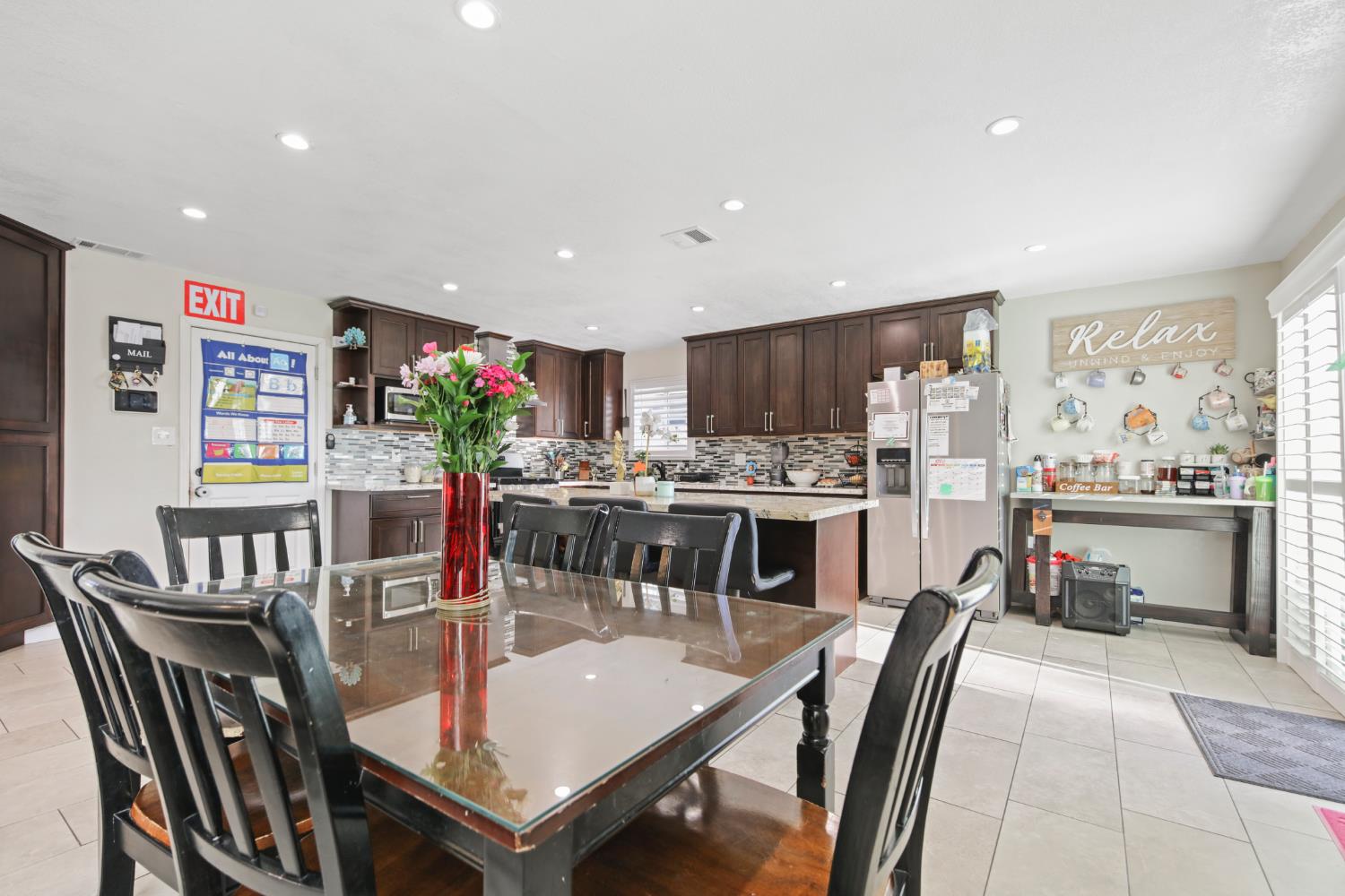 Detail Gallery Image 13 of 37 For 673 Locust Ave, Manteca,  CA 95337 - 3 Beds | 2 Baths