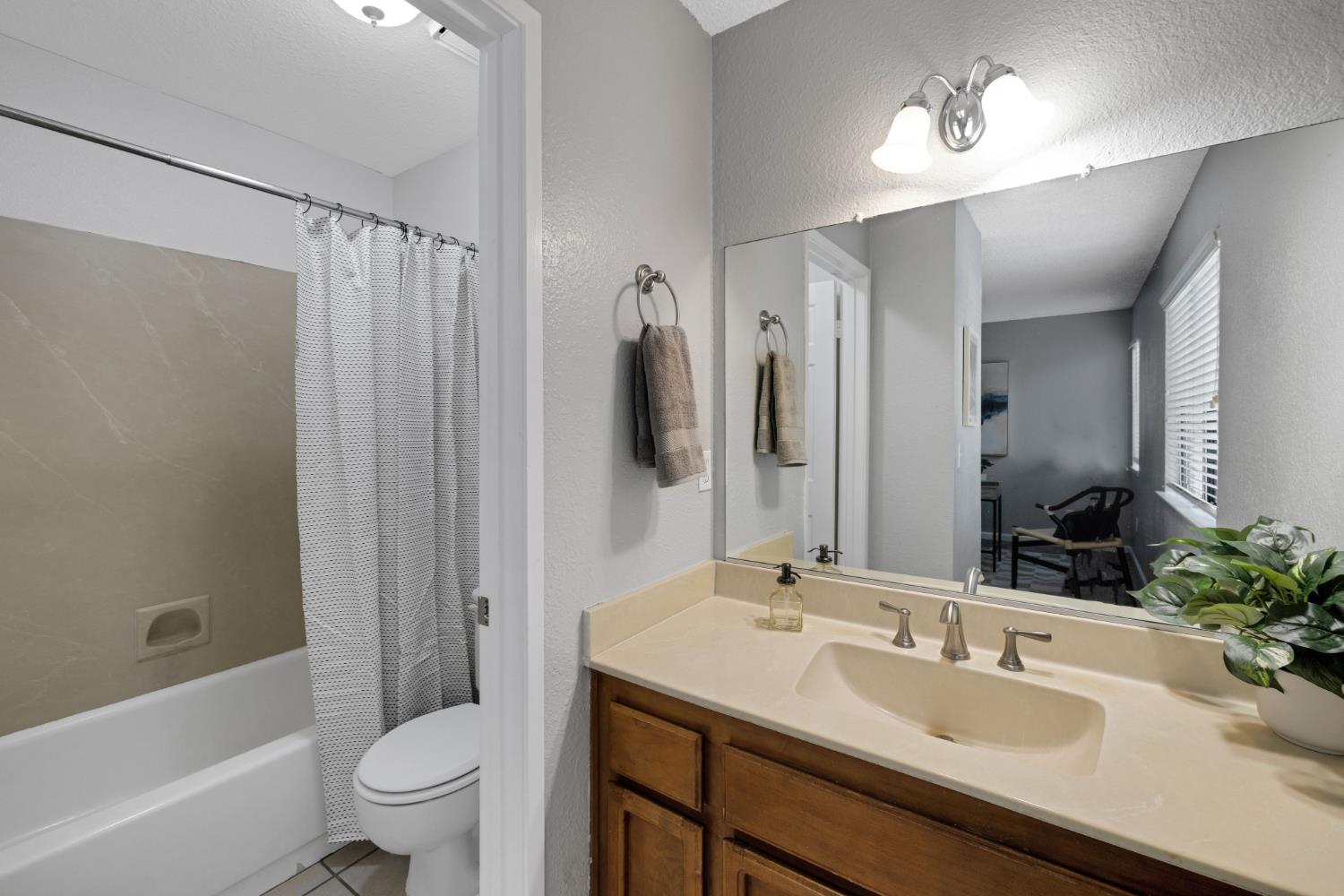 Photo #12: 225062659 Listing: Photo #12