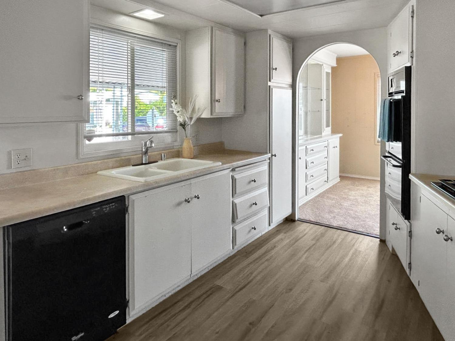 Detail Gallery Image 6 of 32 For 6616 Capital Dr 81, Sacramento,  CA 95828 - 2 Beds | 2 Baths