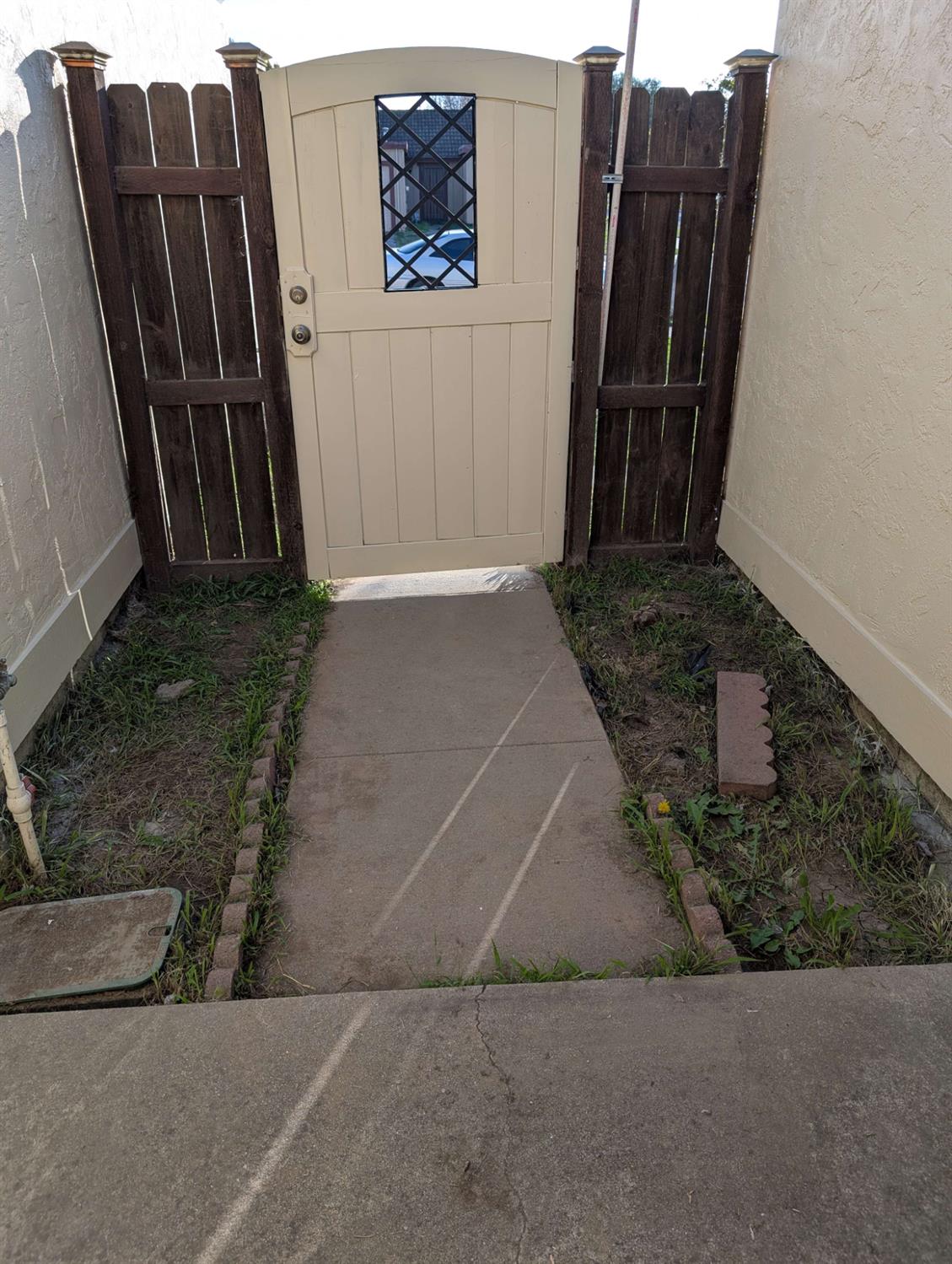 Detail Gallery Image 3 of 25 For 527 Stockton St, Salinas,  CA 93907 - 2 Beds | 1 Baths