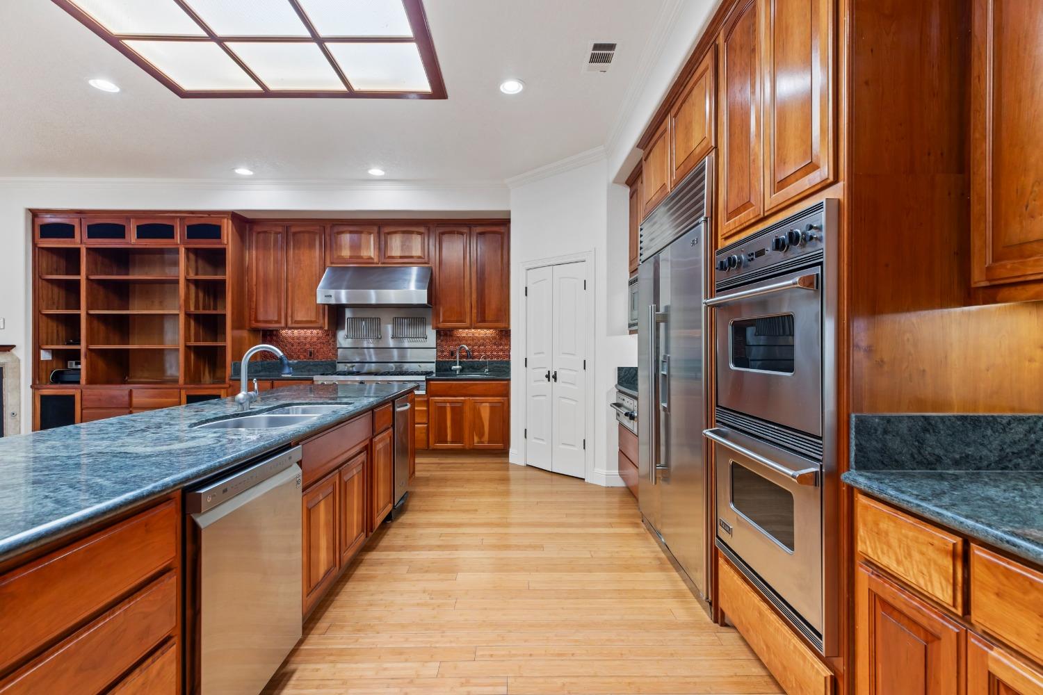 Detail Gallery Image 36 of 77 For 5000 Peach Blossom Ln, Oakdale,  CA 95361 - 5 Beds | 3/1 Baths