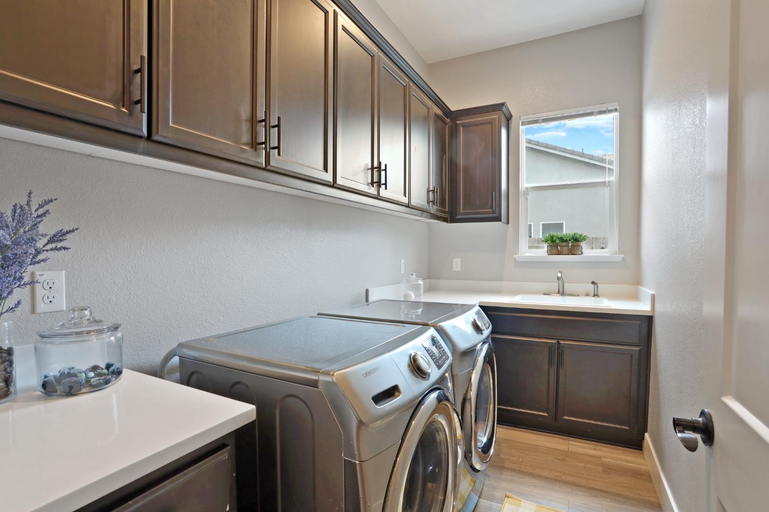 Detail Gallery Image 32 of 61 For 2134 Rambutan Pl, Manteca,  CA 95337 - 5 Beds | 3/1 Baths