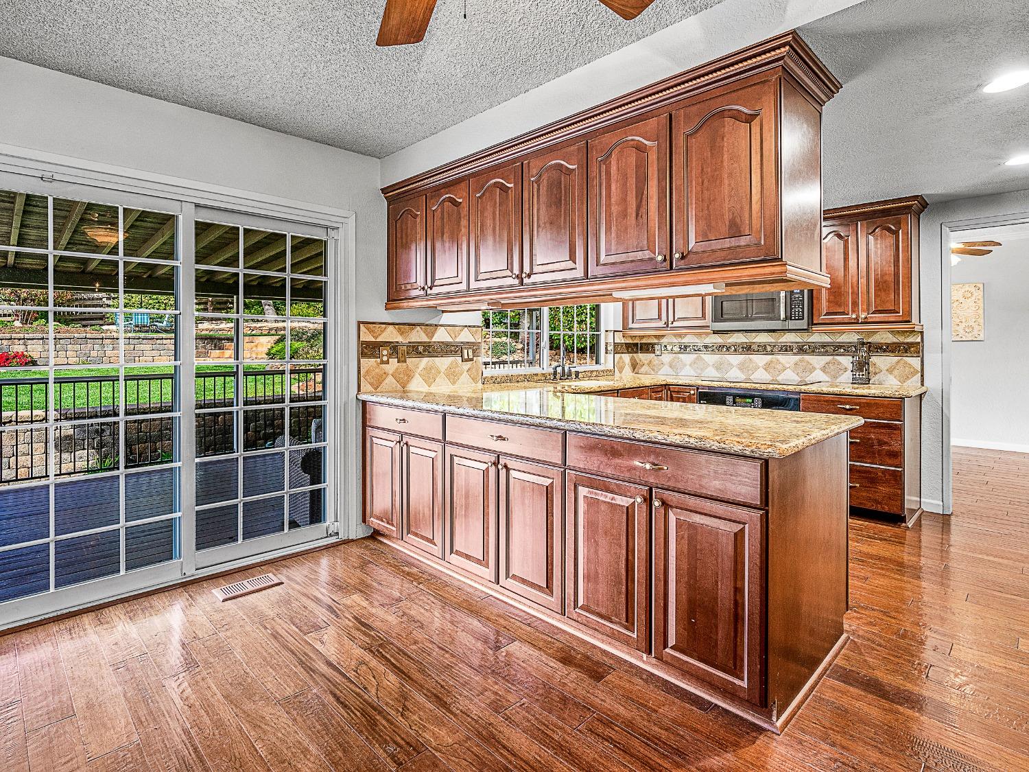 Detail Gallery Image 7 of 36 For 3620 Montclair Rd, Cameron Park,  CA 95682 - 4 Beds | 3 Baths