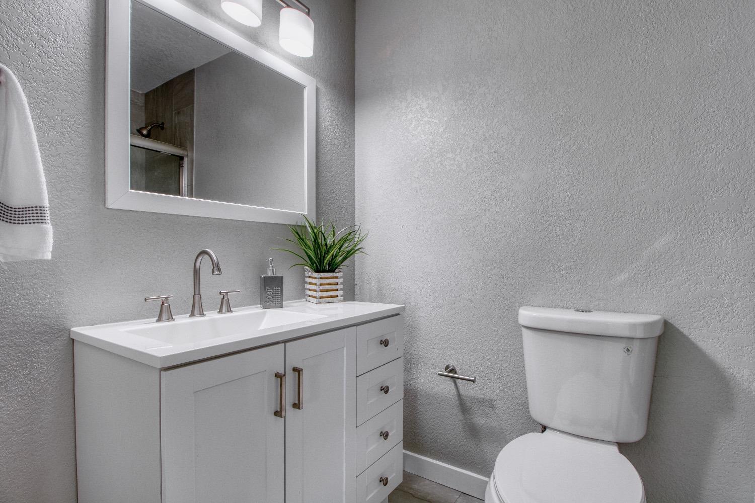 Detail Gallery Image 15 of 17 For 6925 Pradera Mesa Dr, Sacramento,  CA 95824 - 4 Beds | 2 Baths