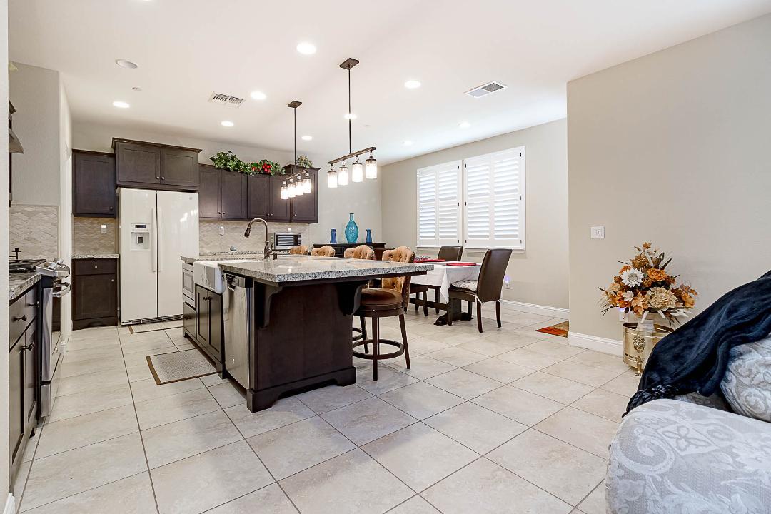 Detail Gallery Image 6 of 38 For 582 Pasture Ave, Lathrop,  CA 95330 - 4 Beds | 3 Baths