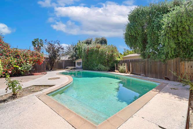 Detail Gallery Image 38 of 49 For 51 Tristan Cir, Sacramento,  CA 95823 - 5 Beds | 2/1 Baths