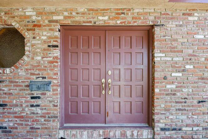 Detail Gallery Image 5 of 49 For 51 Tristan Cir, Sacramento,  CA 95823 - 5 Beds | 2/1 Baths