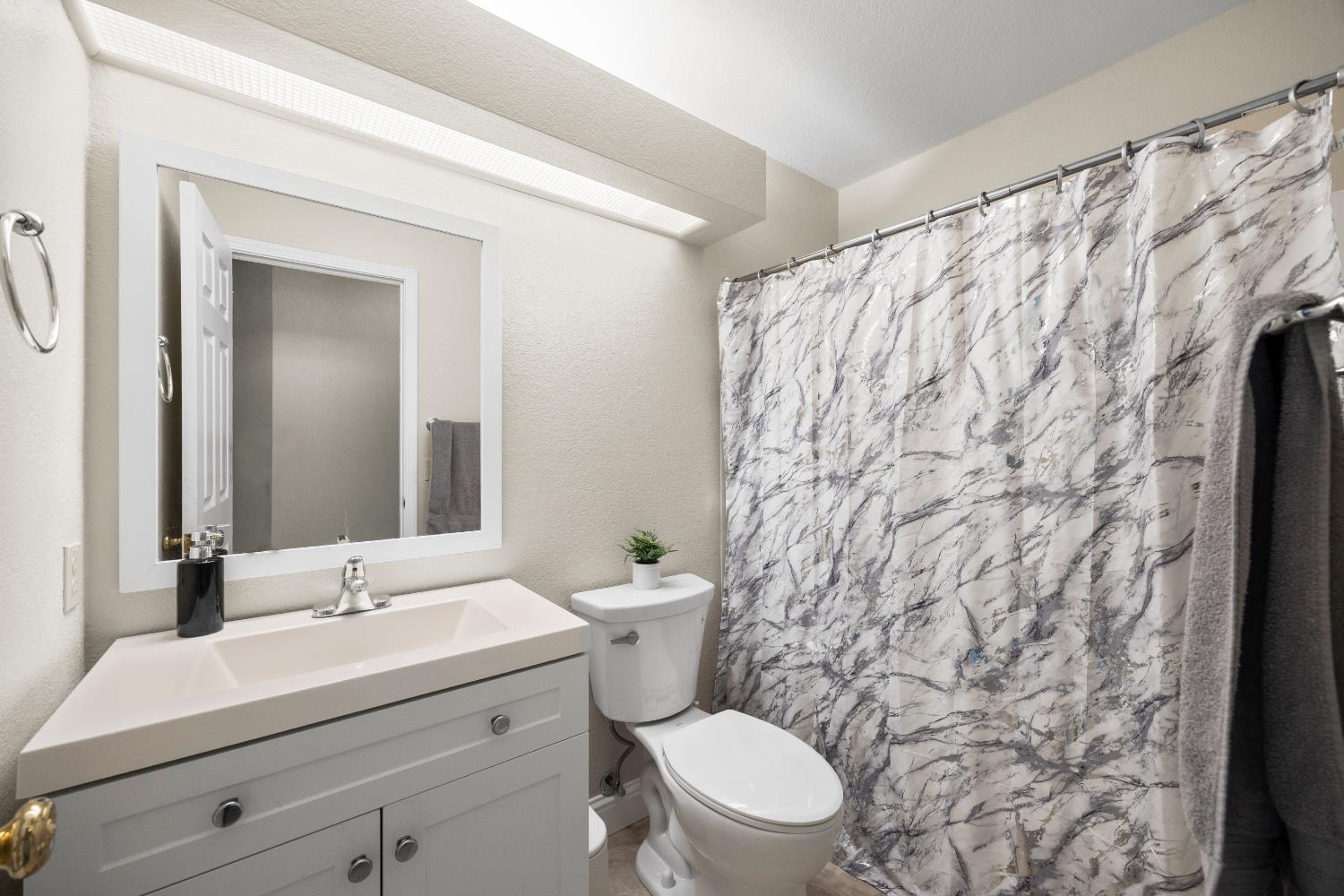 Detail Gallery Image 14 of 30 For 7246 Foxfield Way, North Highlands,  CA 95660 - 3 Beds | 2 Baths