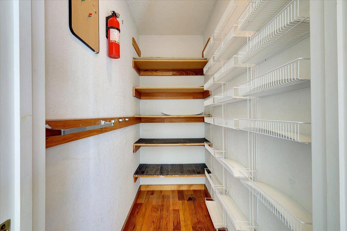 Detail Gallery Image 24 of 60 For 11211 N Lakeshore, Auburn,  CA 95602 - 3 Beds | 2 Baths