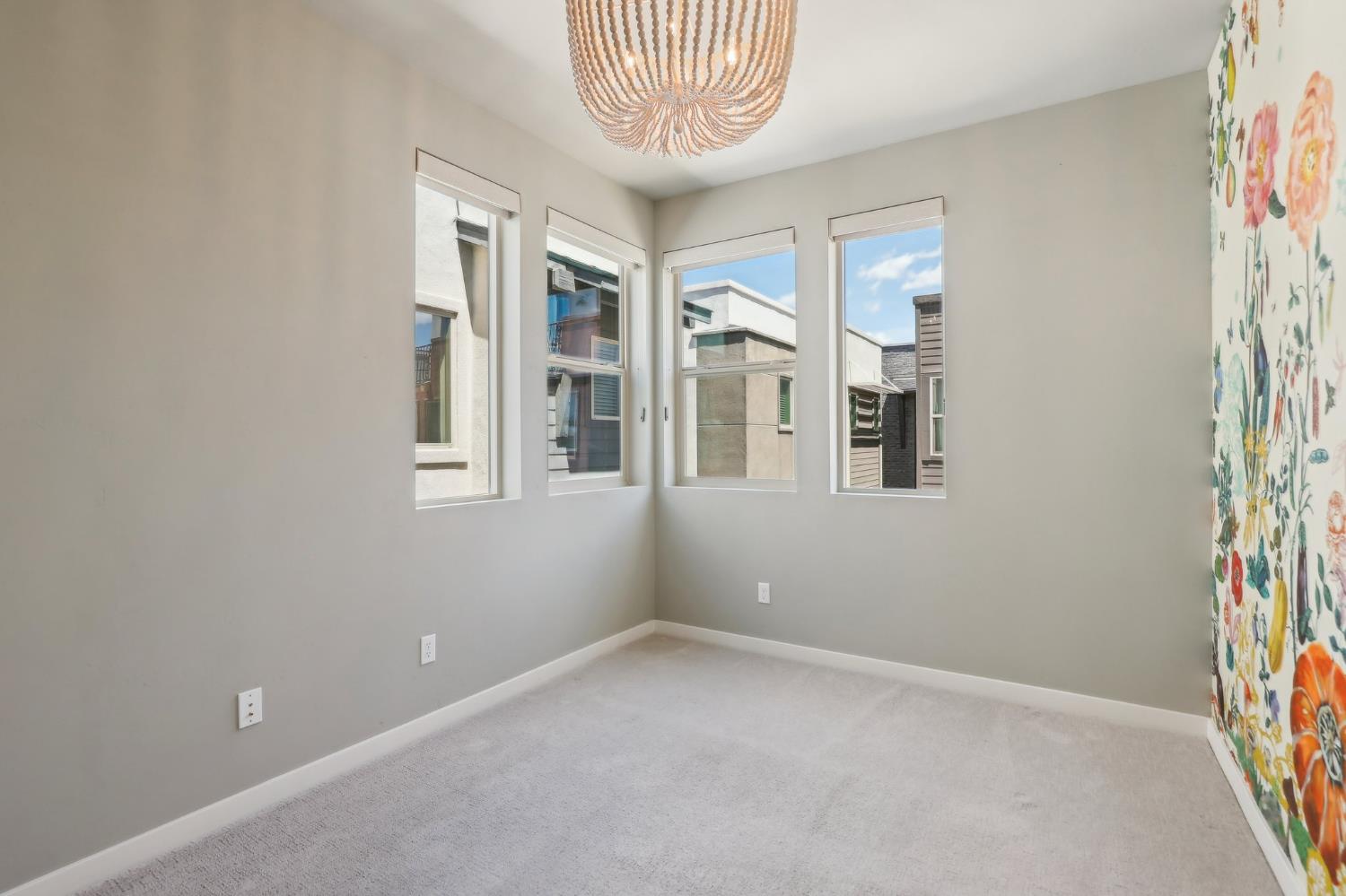 Crate Avenue, Sacramento, California image 19