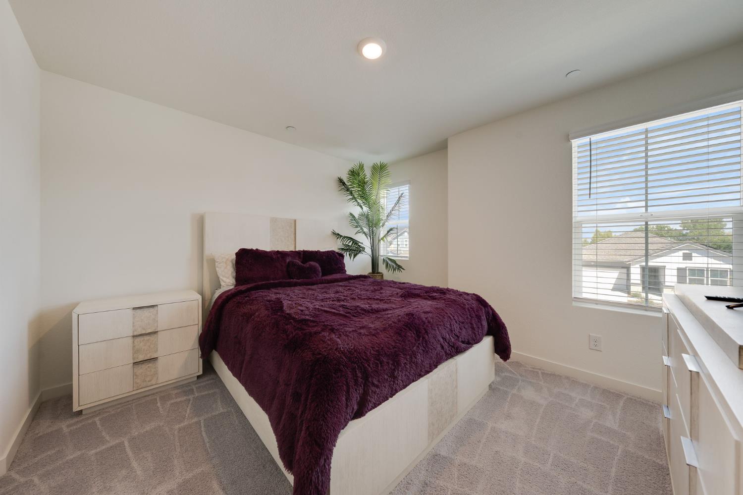 E Stepney Way, Plumas Lake, California image 26