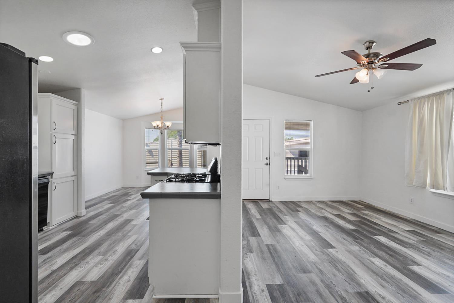 Detail Gallery Image 6 of 20 For 19690 N Hwy 99 8, Acampo,  CA 95220 - 3 Beds | 2 Baths